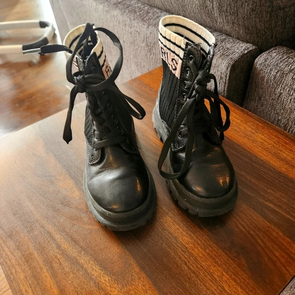 Girls BCBG combat boots size 12 - Picture 1 of 3